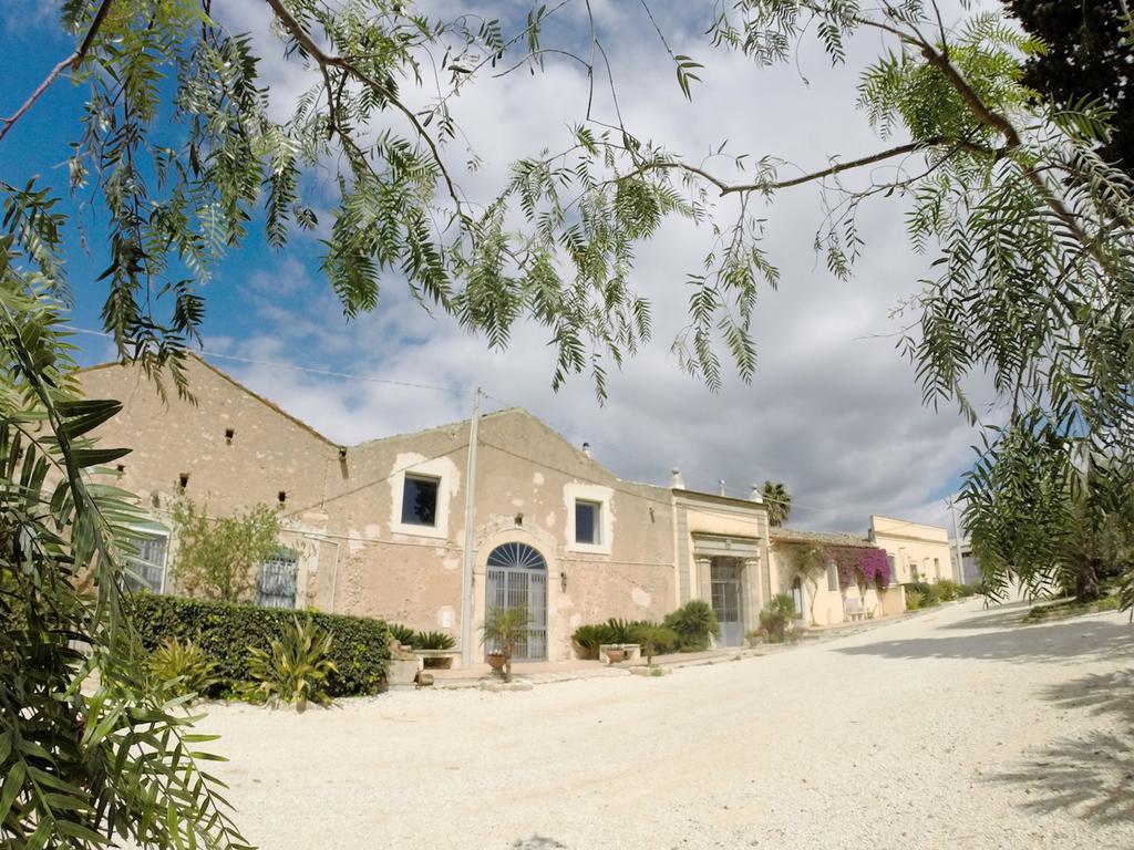 Casale Rocca Fiorita Bed & Breakfast Acate Exterior photo